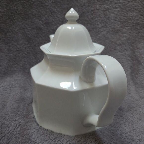 Savoir Vivre Maison Blanche Tea Coffee Pot White Octagon Shape Never Used - Picture 2 of 9